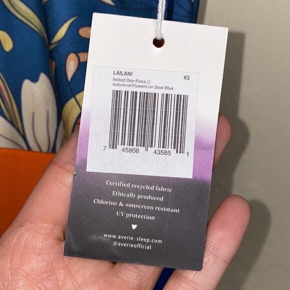 Averie lailani belted one piece swimsuit NWT - Picture 8 of 9